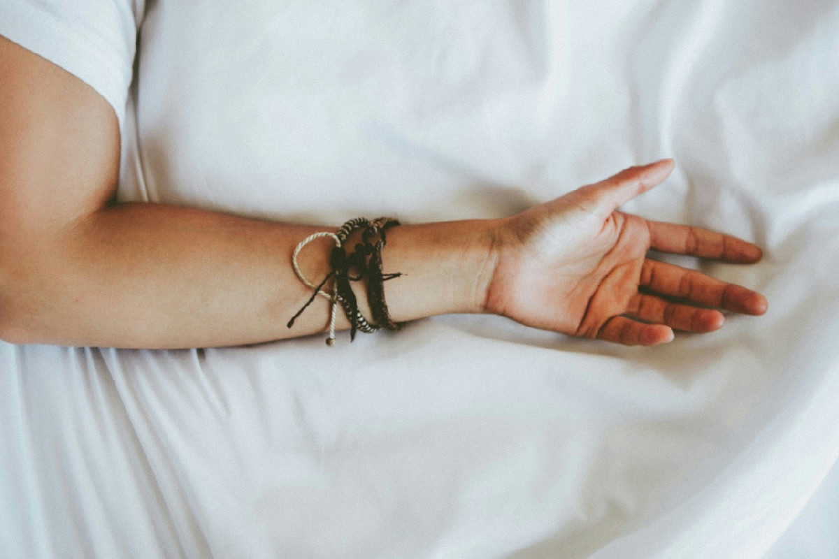 Perché non ci si sente riposati nonostante 8 ore di sonno: le cause del risveglio stanco