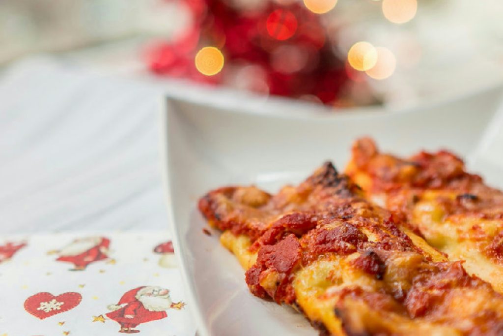 Quando l’autunno arriva in tavola: cannelloni con radicchio, mele e speck dal sapore avvolgente